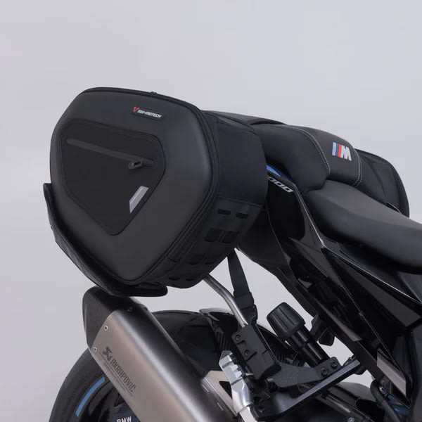 sw-motech_soft-luggage_pro-blaze-h-saddlebag-set_bmw-m-1000-xr-23_detail1.jpg