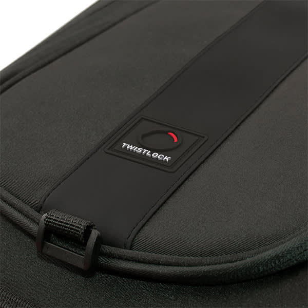 taac_luggage_tc18tw_twistlock-tank-bag-15-25l_black_detail2.jpg
