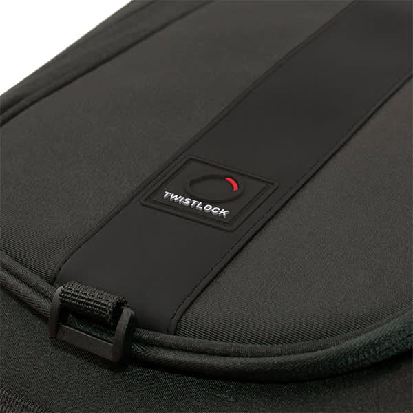 taac_luggage_tc20tw_twistlock-tank-bag-6l_black_detail2.jpg