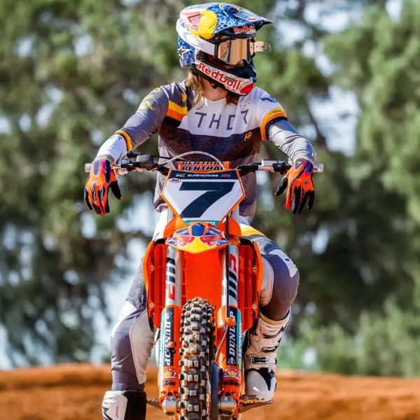 thor_gloves_sportmode-textile_inferno-orange-purple_lifestyle1.jpg