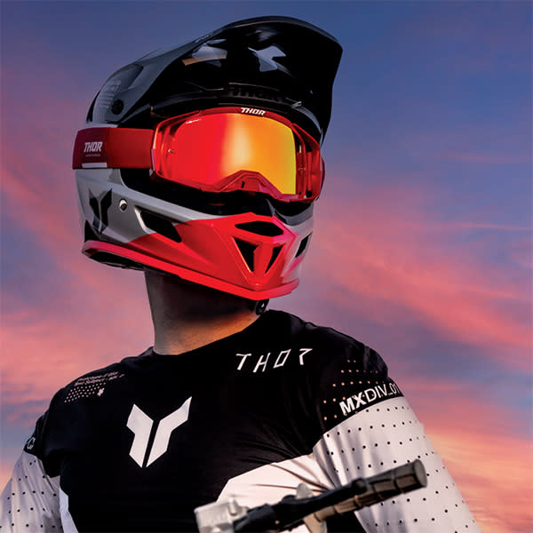 thor_helmets_reflex-sport-mips_strike-black-red_detail5.jpg