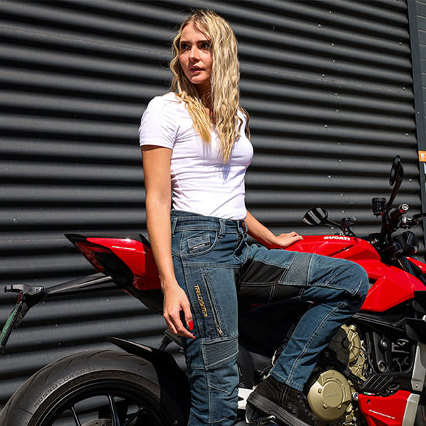 trilobite_ladies_aramid-jeans_parado-double-layer-aaa_blue_lifestyle2.jpg