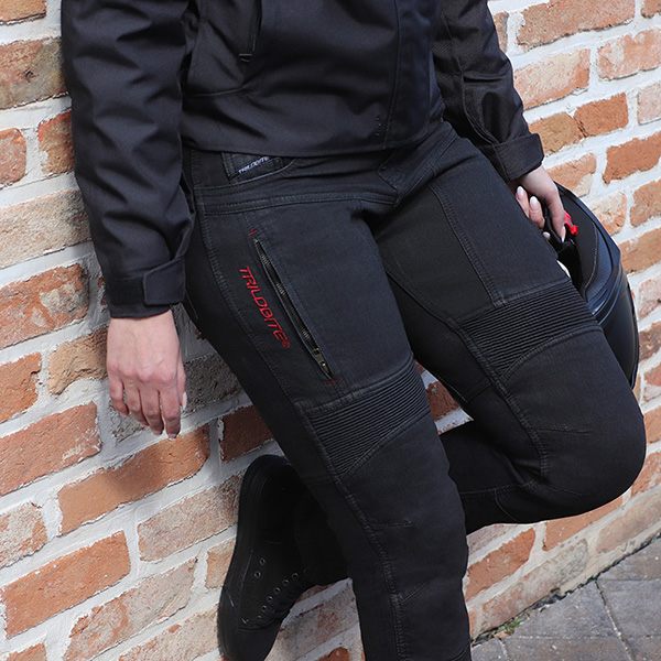 trilobite_ladies_aramid-jeans_parado-monolayer-aaa_black_lifestyle1.jpg