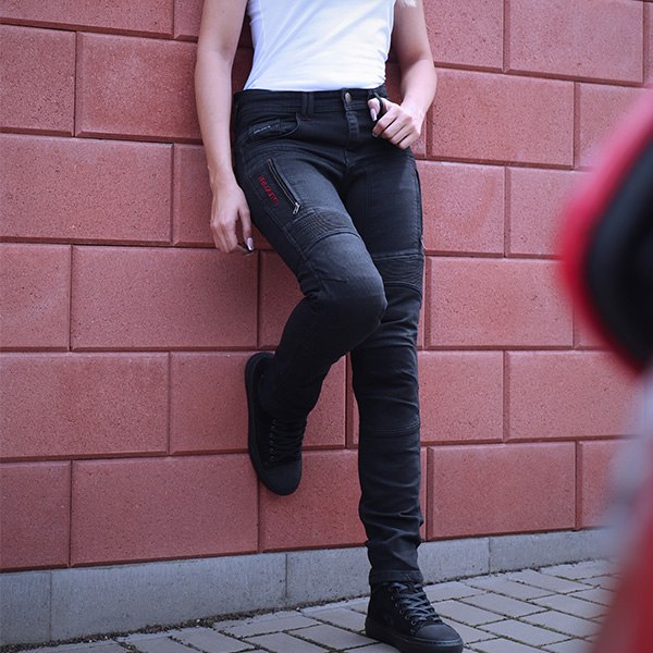 trilobite_ladies_aramid-jeans_parado-monolayer-aaa_black_lifestyle4.jpg