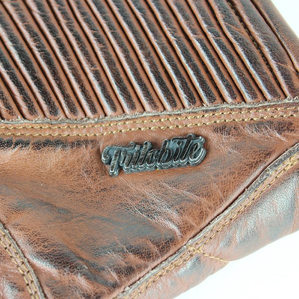 trilobite_ladies_leather-gloves_cafe_brown_detail6.jpg