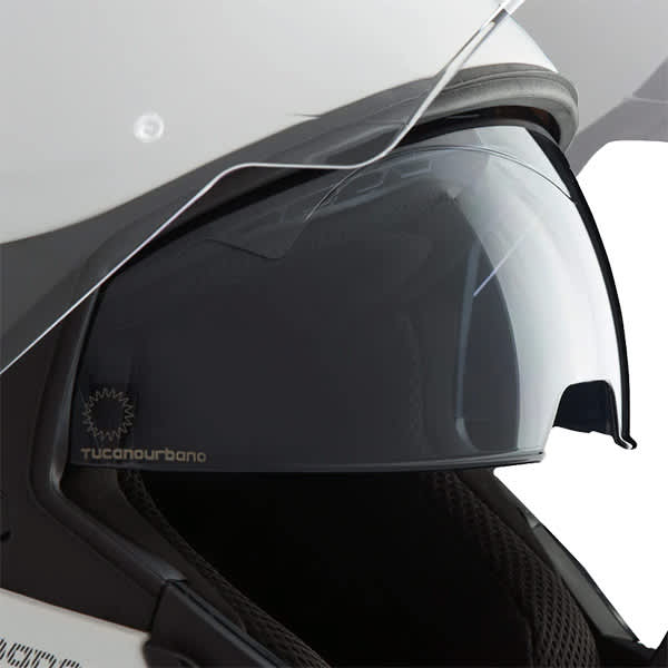 tucano-urbano_visors_hyperlink_sun-visor.jpg