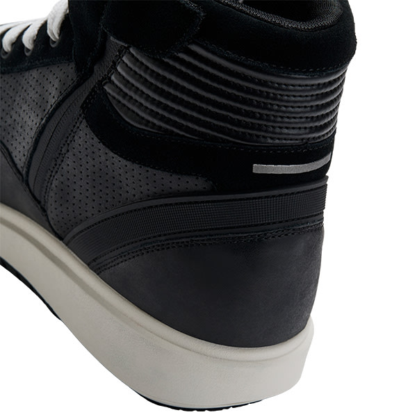 xpd_boots_moto-way-air_black-white_detail5.jpg