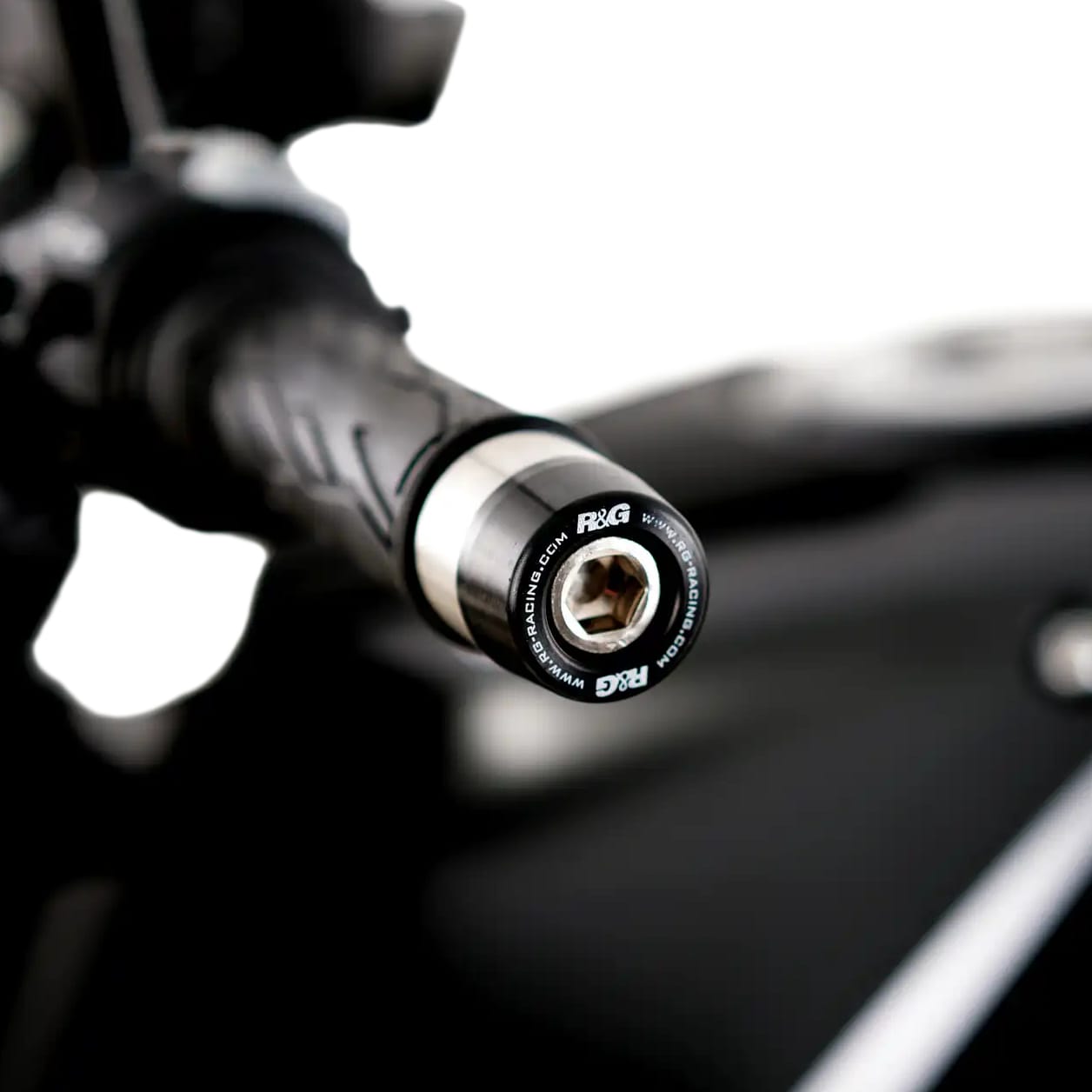 R&G Racing R&G Racing Bar End Sliders - BE0109BK - Suzuki GSX-R1000 / R / V-Strom 800DE/RE / GSX-8S/R